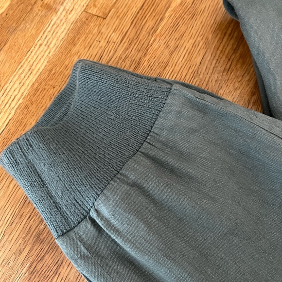 VINCE SAGE GREEN JOGGER - Picture 4 of 7